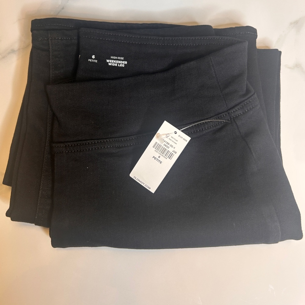 OLD NAVY High Waisted  Weekender Crop Pull On Wide Leg , 6 Petite Black Denim - Picture 10 of 13